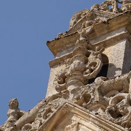 Chateau De Tilly Szálloda