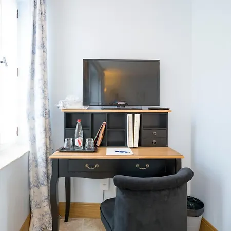 Château De Tilly 4*