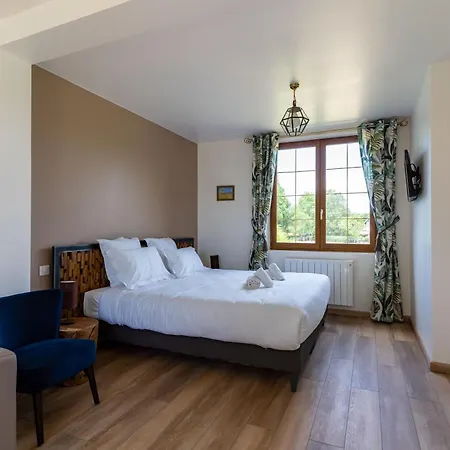 Chateau De Tilly Hotel