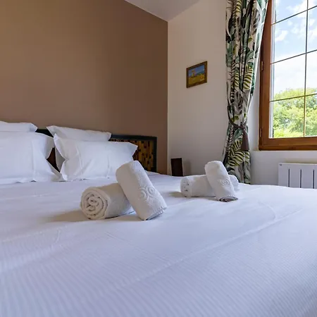 Chateau De Tilly 4*