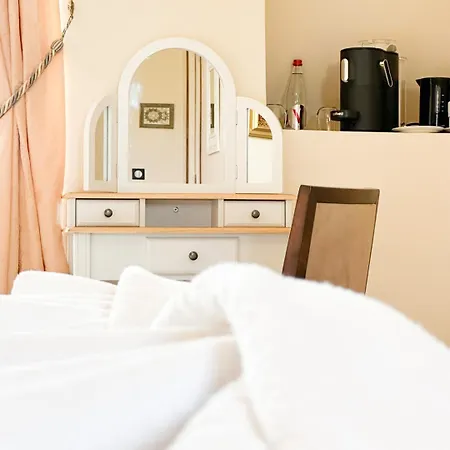 Hotel Chateau De Tilly Boissey-le-Chatel