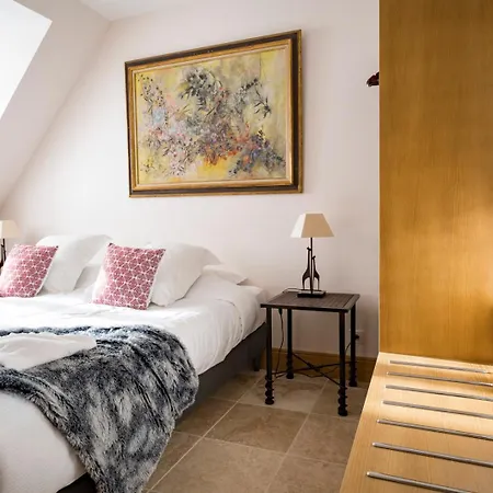 Chateau De Tilly Hotel
