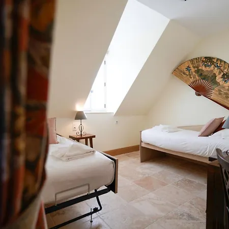 Chateau De Tilly 4*