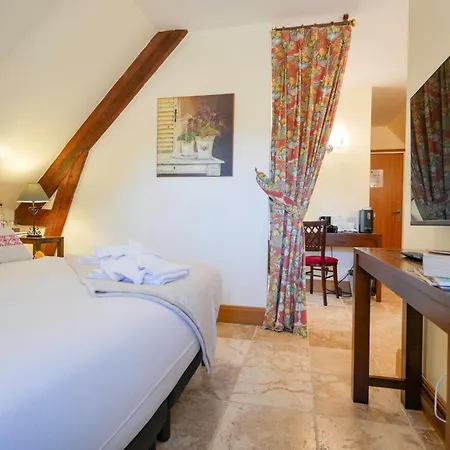 Chateau De Tilly Hotel 4*