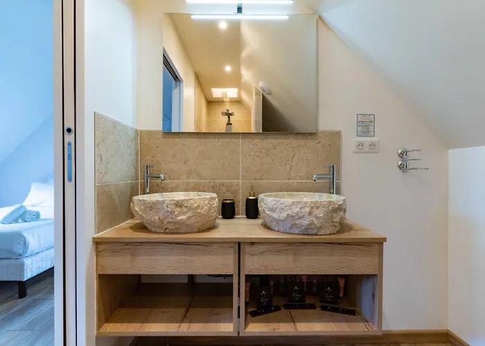 Chateau De Tilly Hotel