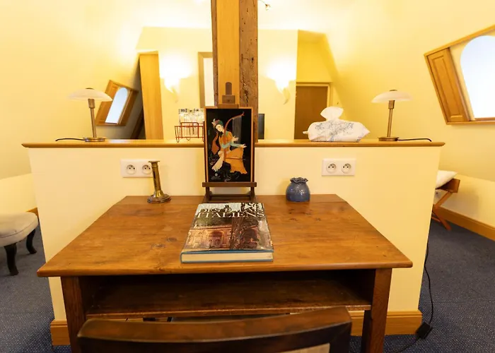 Chateau De Tilly Hotel 4*