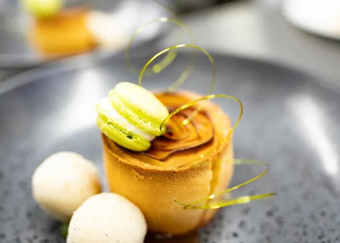 Hotel Chateau De Tilly 4*