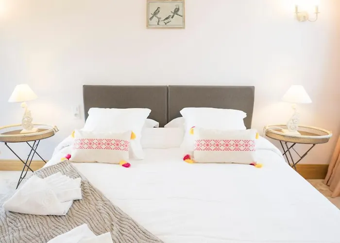 Hotel Chateau De Tilly 4*