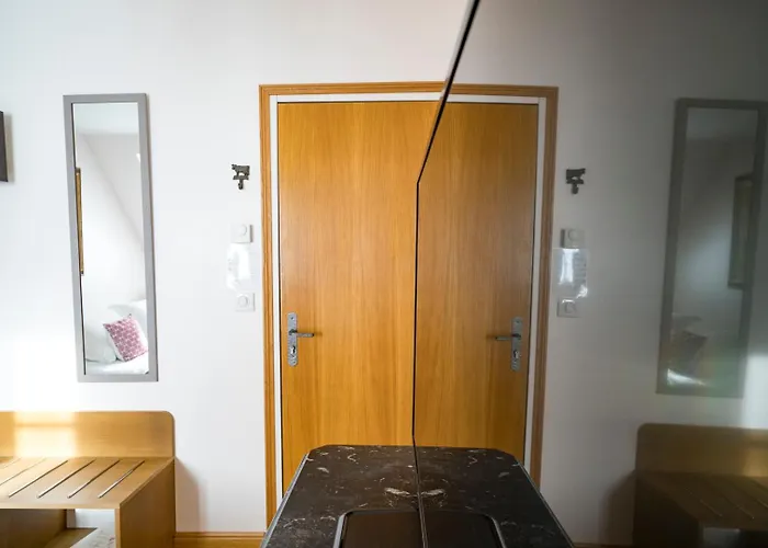 Hotel Chateau De Tilly 4*