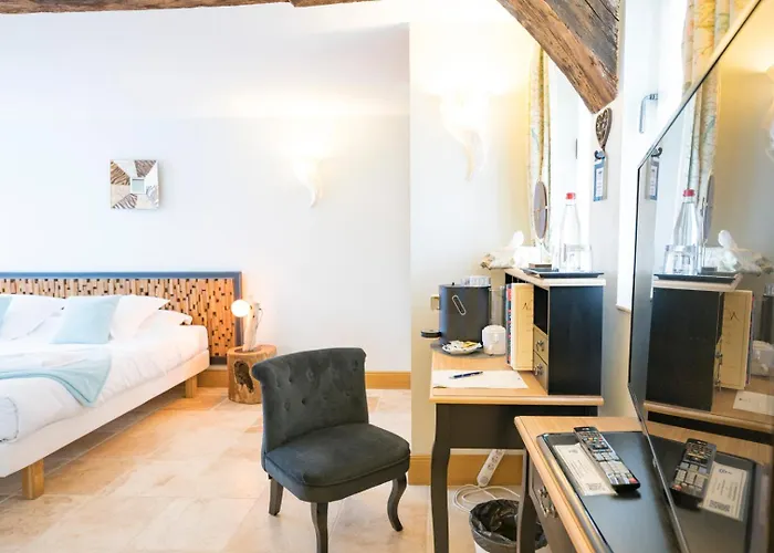 Hotel Chateau De Tilly