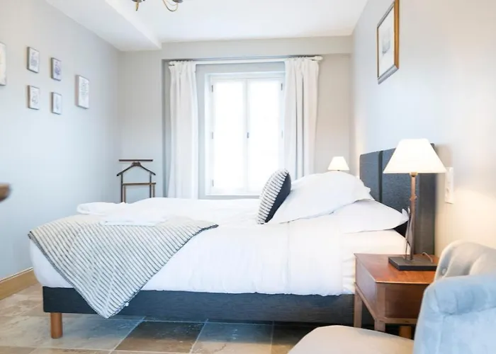 Chateau De Tilly Hotel 4*