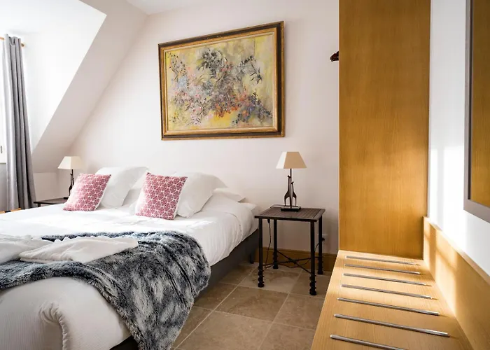 Chateau De Tilly Hotel